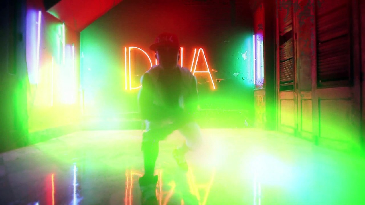 Vampirita it's a very smooth Hip Hop song mixed with a strong cuban music flavor.