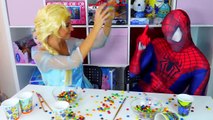 Человек-паук и замороженные Эльза против Бэтмена против Халка игрушки в реальном Веселая жизнь супергероев кино