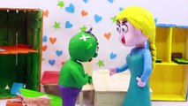 Elsa vs Stupid Chicken Superhero In Real Life Stop Motion movies Play Doh