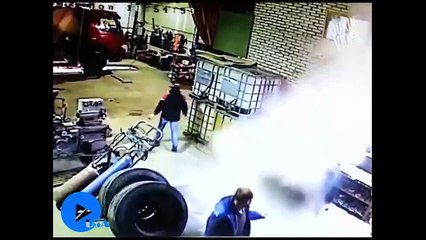 OMG !!! ... Hope no-one was seriously hurt....