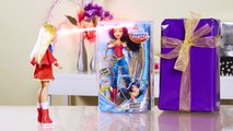 Can Supergirl™ Unbox a Gift-Wrapped Wonder Woman™? | DC Super Hero Girls