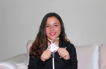 Yarış Yerine Iyiliği Tercih Eden Beyza'ya Onur Ödülü Verildi