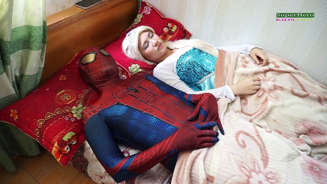 Spiderman Poo Colored Balls! W/ Frozen Elsa & Hulk Vs Joker Spell & T-Rex! Funny Superhero