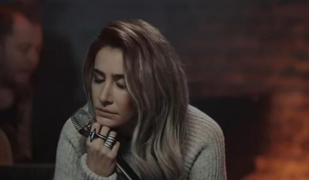 Sıla�dan yeni klip Yan Benimle Dailymotion Video