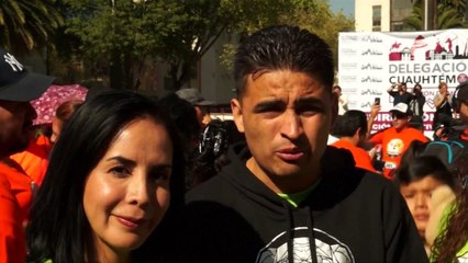 Bulldogs parade through Mexico City in hopes of world record