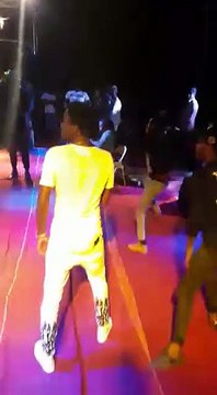 rass guiss sur un poteau electrique - vidéo Dailymotion