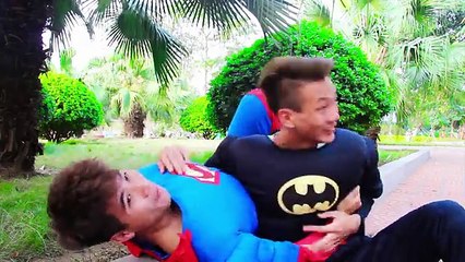 Superman fake death Batman Police Girl arrest Spiderman Super Girl kidnap Frozen Elsa Superhero fun