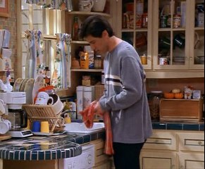 Szeretünk Raymond!  S03 11 A Kéjlak