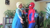 Frozen Elsa & Annas SUNBURN! w/ Spiderman Maleficent Pink Spidergirl Joker! Funny Superhe
