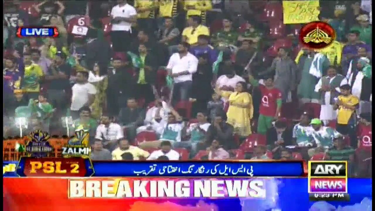 Darren Sammy Dances On Stage
