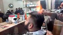 Ce coiffeur enflamme les cheveux de ses clients. Incroyable ! 2