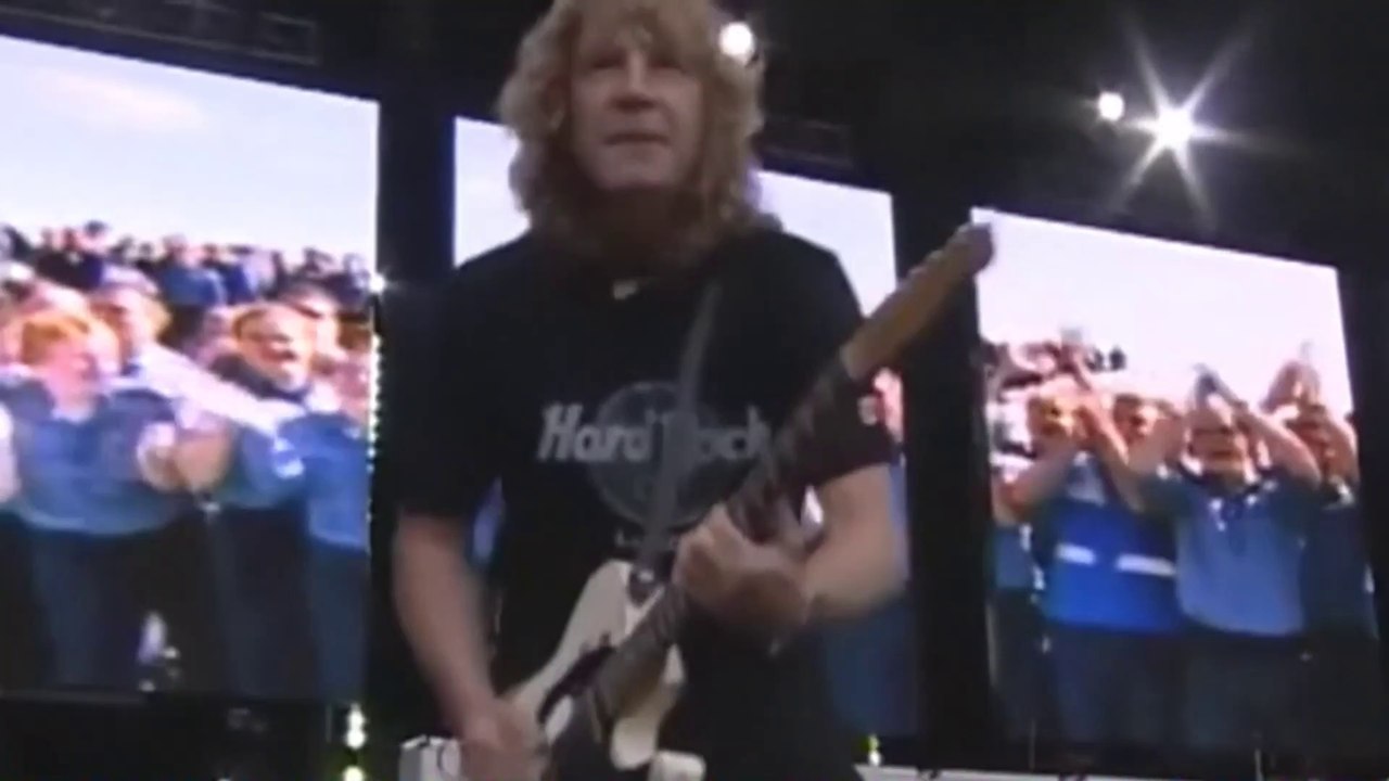 Status Quo Live - Burning Bridges(Rossi,Frost) - Alton Towers,Stoke,June 26-6 2004