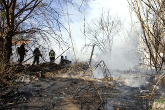 Madde Bağımlıları Müstakil Evi Yaktı: Mahalleli Korkuyor