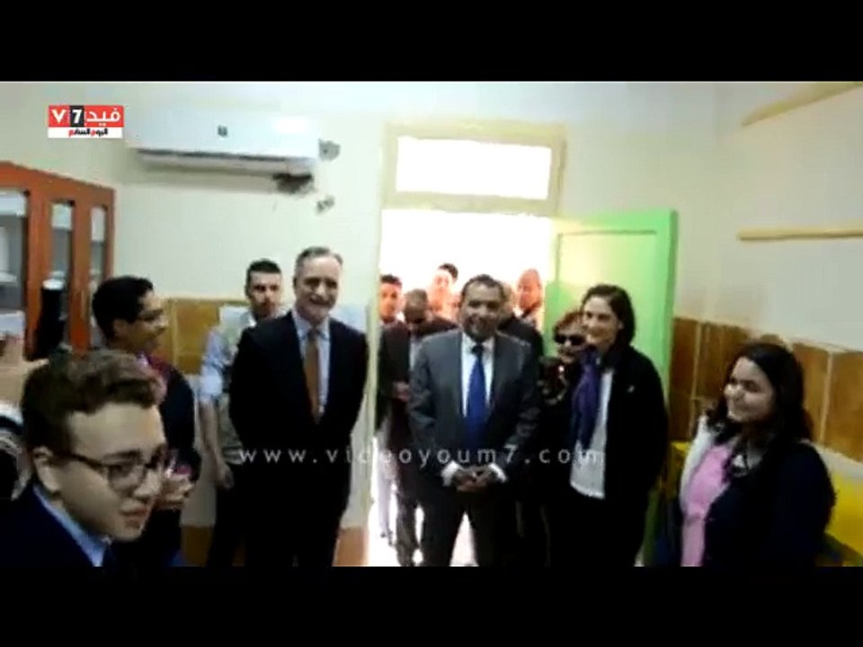 بالفيديو.. السفير الأمريكي ومحافظ الأقصر فى جولة الـ6 ساعات على مشروعات المعونة الأمريكية
