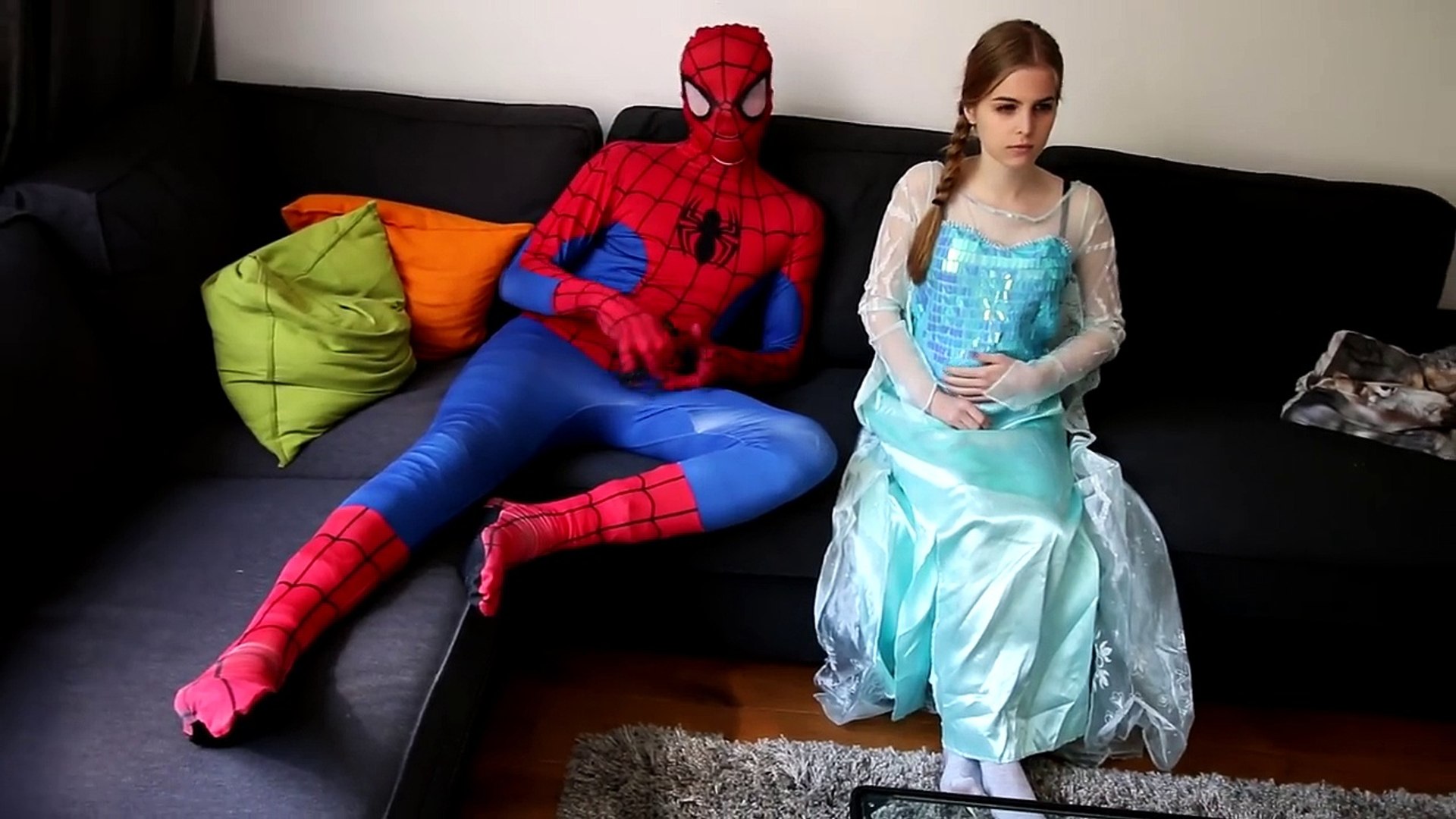 PREGNANT FROZEN ELSA vs SPIDERMAN PRANK - NOT SPIDERBABY - SuperHero Fun in  Real Life - Vidéo Dailymotion