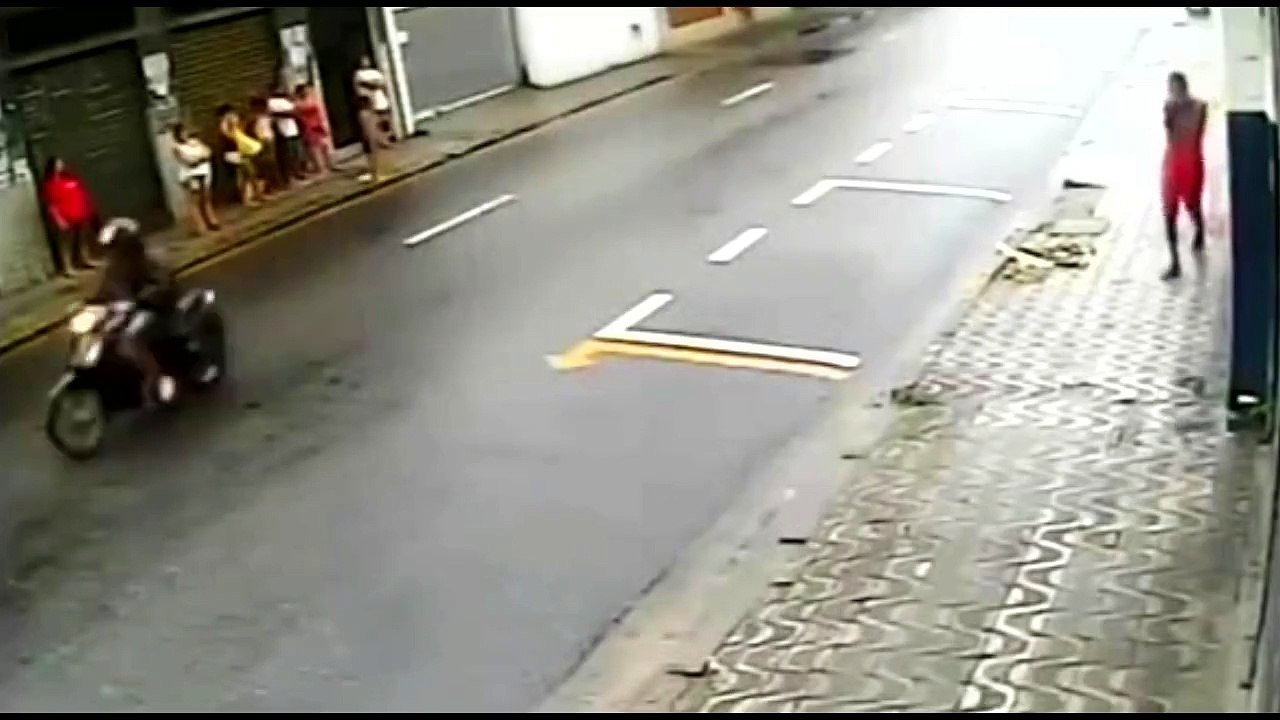 Wow... Cet Homme A Eu Énormément de Chance !