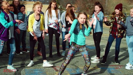 GRADE SCHOOL DANCE BATTLE! BOYS VS GIRLS!// zntent