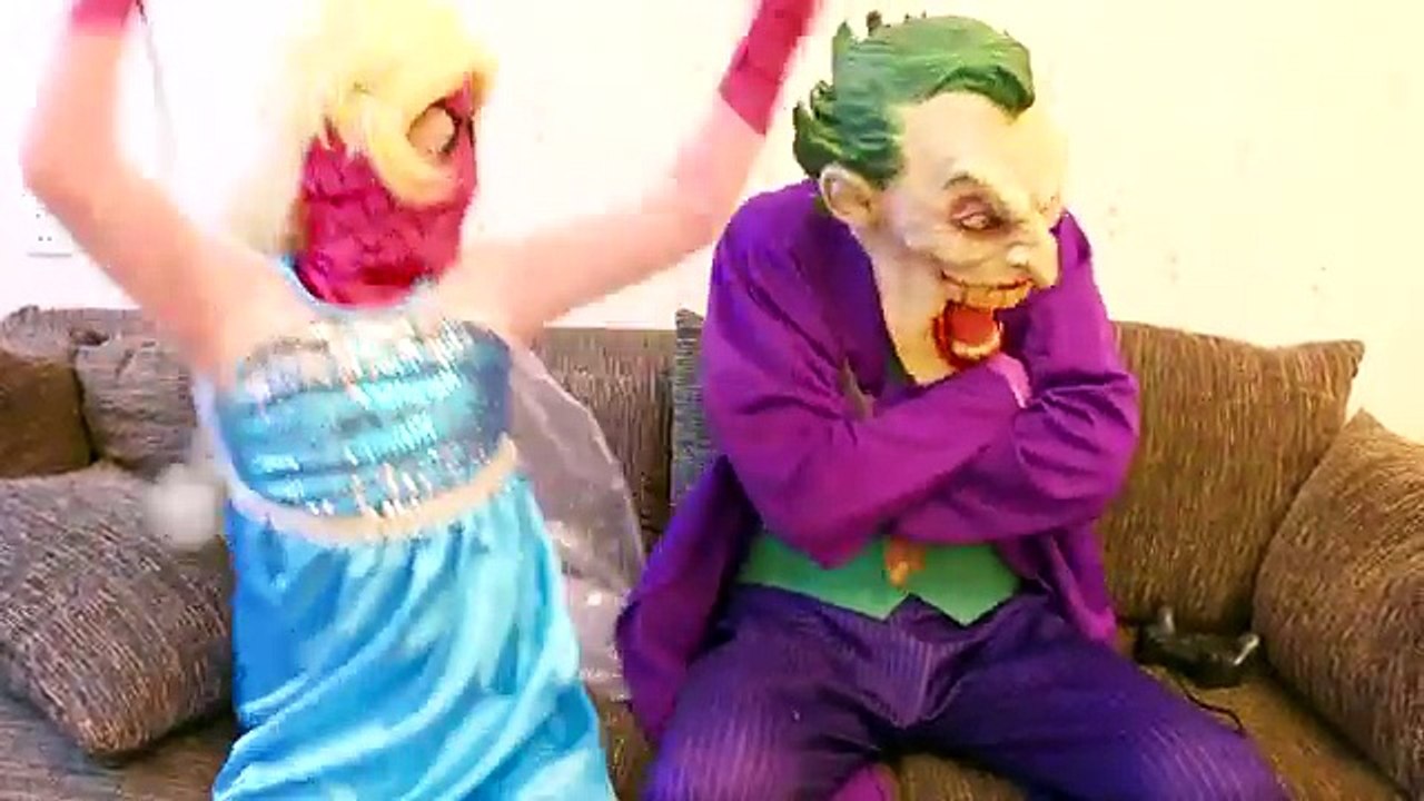 Frozen Elsa is DEAD!! vs maleficent Snow white Spell w Spiderman, Superman, Anna, Batman
