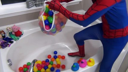 SpiderBaby Gets Angry in the Tub w Hulk Frozen Elsa Crying Baby Baby Fun Funny Superheroes