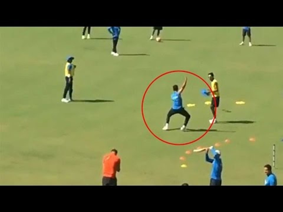 Virat Kohli dancing on the beats of Dhol , Watch Video  | वनइंडिया हिन्दी