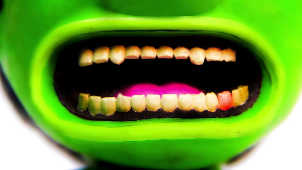 HULK vs SPIDERMAN DENTIST SUPERHERO PRANK GOES WRONG SUPERHEROES IN REAL LIFE PLAY DOH STOP MOTION-OyH88GKkLOM