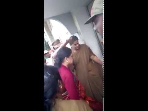 Sasikala entering Jail-Exclusive video | சிறைக்குள் சசிகலா செல்லும் காட்சிகள்- Oneindia Tamil