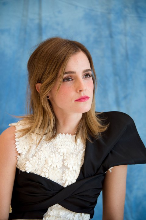 Emma Watson, seins nus dans Vanity Fair, est "abasourdie" par la controverse