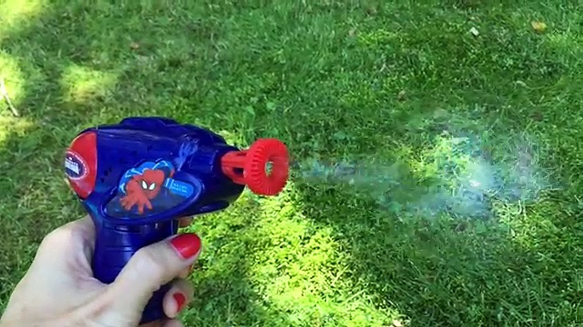 Burbujas Fabricante de Máquinas de Diversión de la Familia de la Pistola de  Agua Luchar Juguetes para los niños Fuera de la hora de Juego de Ryan  Juguetes - video Dailymotion
