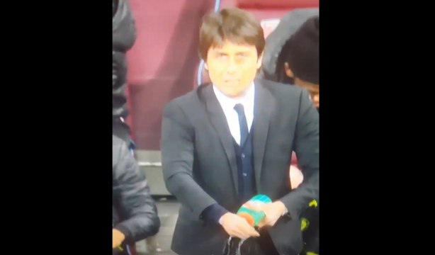 Antonio Conte Comically Washes Hands After Shaking Hands With West Ham Coaches!