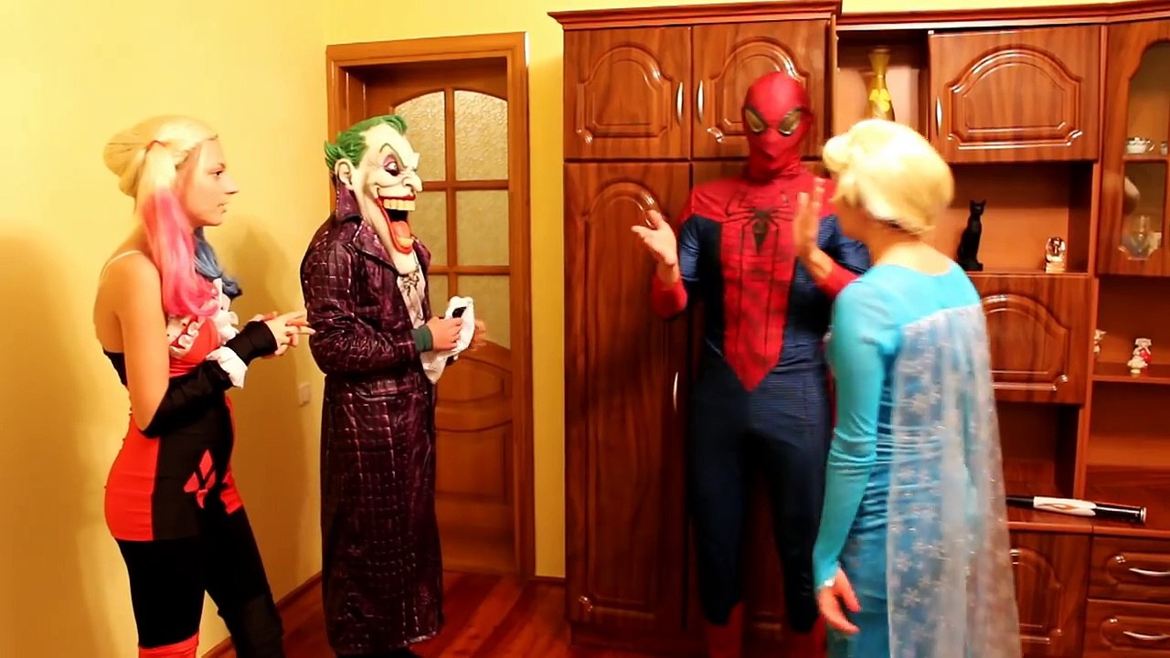 Spiderman Frozen Elsa Funny Prank Deadpool Kiss Harley Quinn Fun Superheroes In Real Life