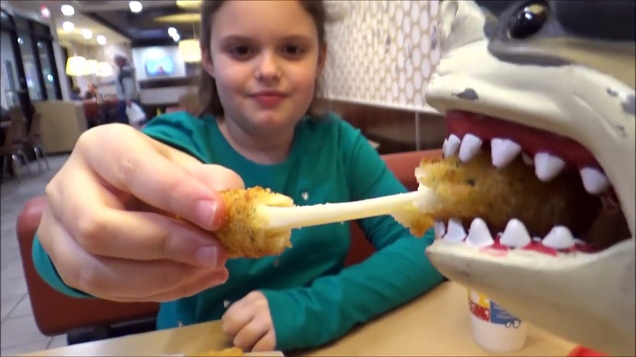 Feeding My Pet Shark McDonald's Chicken Nuggets Happy Meal Big Mac & Fries 'Toy Freaks'-kfB6LQ5LlAU