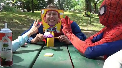 Bob esponja vs Joker y Maléfica / Superhéroes en Nueva York