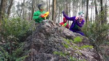 Spiderman GUN Zombie Attack! Spiderbaby Recuse Joker Hulk Venom Elsa Fun Superheroes Acton
