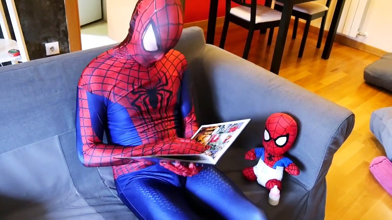 Spider-man & Frozen Elsa vs Superman, Batman, Hulk, Pink Spidergirl, Superhero Comics