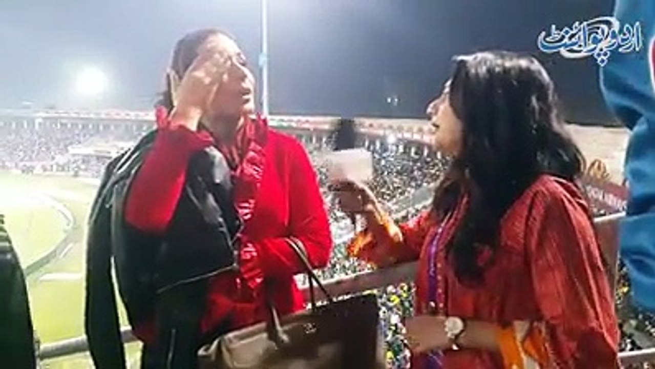 Go Meera Go Sloagn in Gazafi Ground When Meera Givinn Interview
