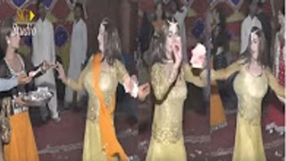 HD Party Mujra - Chitian Calaiyan  - 2017 Pakistani Party Mujra Dance