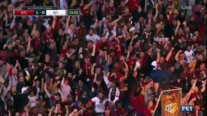 Les supporters d'Atlanta deviennent fous après le premier but en MLS de leur équipe