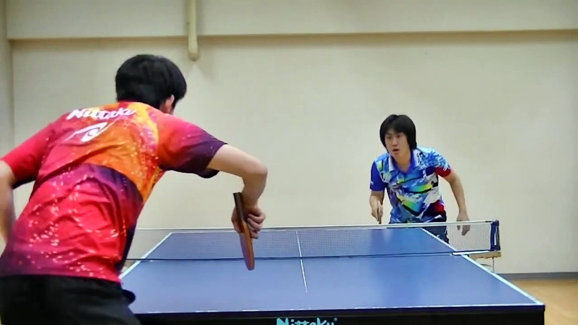 Grosse démo de Ping pong par ce japonais : trick de fou - Vidéo Dailymotion