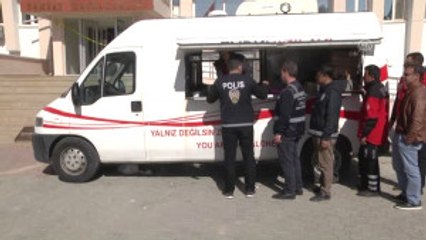 Gönüllü Öğrenciler Depremzedelerin Yaralarını Sarıyor