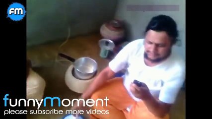 FUNNY VIDEOS खुदकी हसी रोकना नहीं चाहते तो इस फनी विडियो को जरुर देखे HD VIDEO 2017