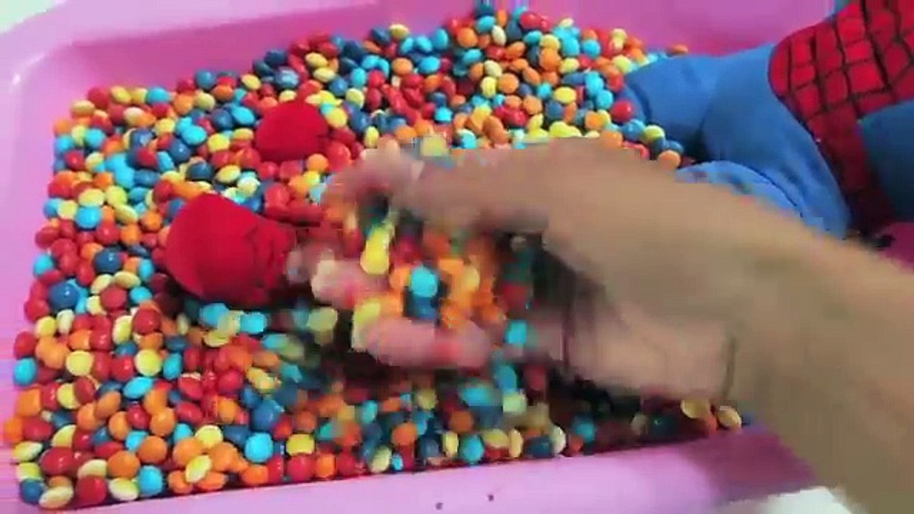 PREGNANT FROZEN ELSA BECOMES MERMAID ! w/ Spiderman & Ariel ! Superhero Fun in Real Life