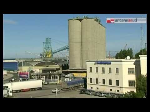 TGSRVmar06 clandestini al porto