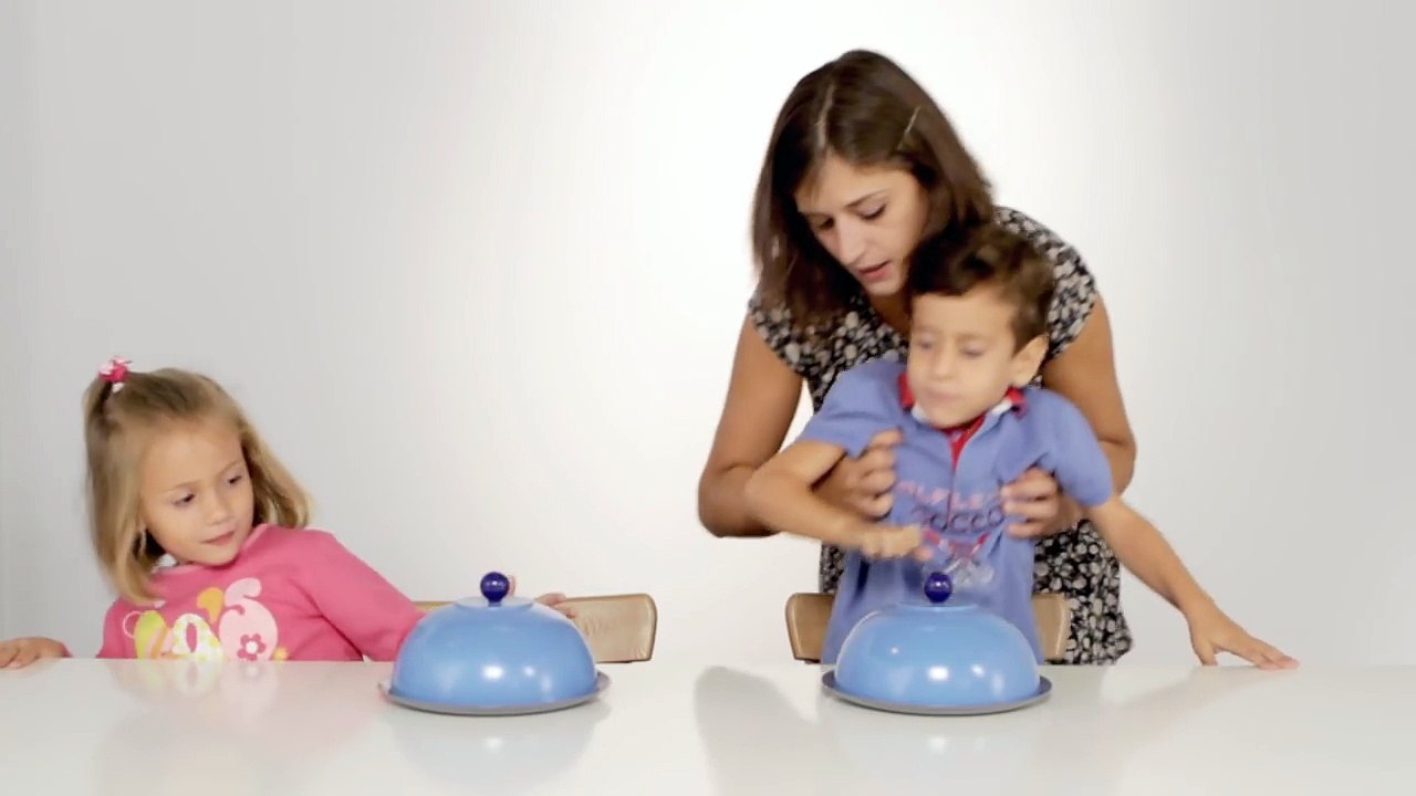 Ces deux enfants nous donnent une grande leçon de la vie lors d'une expérience