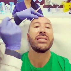 بالفيديو.. "وديع النجار".."نافخ" و"بيستعرض".. وليندسى لوهان وإليسا ضمن صديقاته