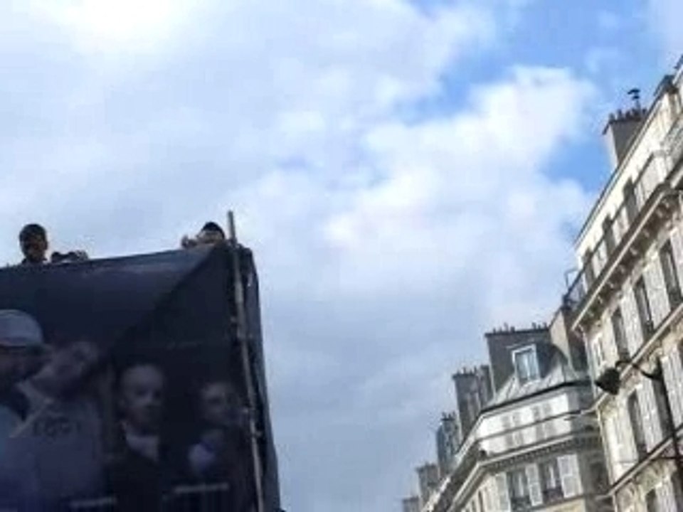 Tekno parade en mode singe