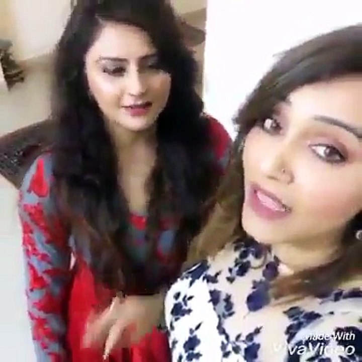 Indian Girls Once Again Viral with New Pakistan Song