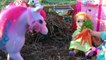 Horse Feeding & Washing ! Elsa & Anna toddlers- Muddy horse - Farm Play - Stable - Barn - Eat-3-Fg72RFzLE