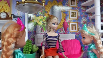 WASHER ! Laundry - Elsa & Anna toddlers - Dirty Dress - Accident - Foam - Mess - Soap - Playing-BzRaEaUqumE