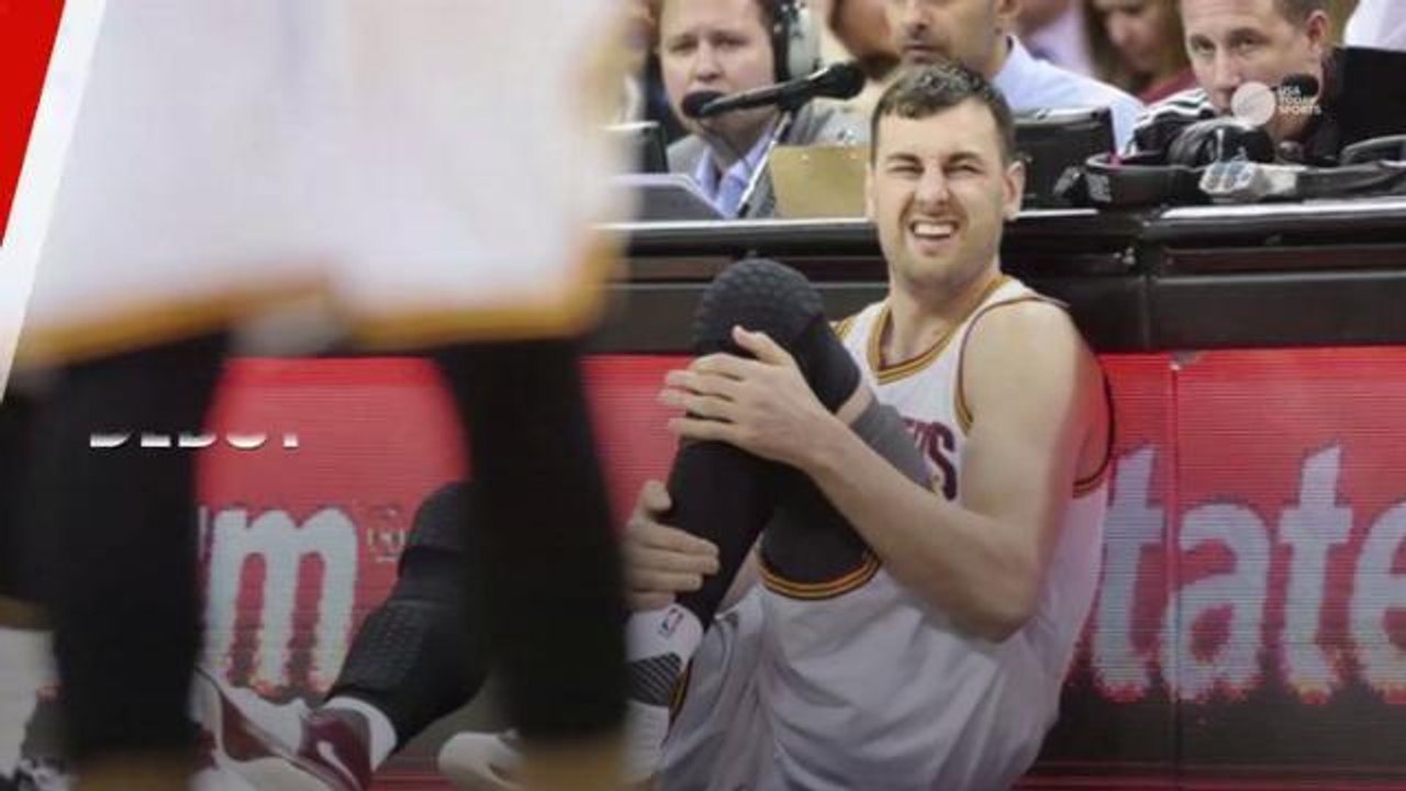 Andrew Bogut suffers broken leg