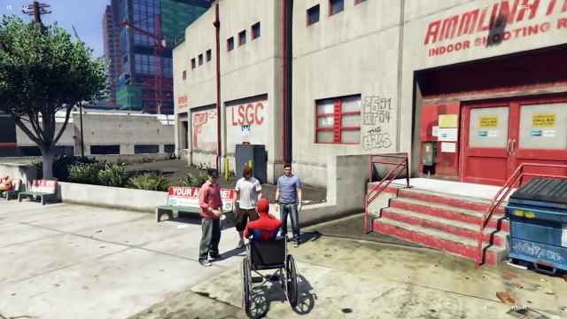 Şimşek McQueen Dostları Örümcek Adam Hulk ve Örümcek Çocuğu Uçan Klozete Oturtuyor (Çizgi Film Gibi)